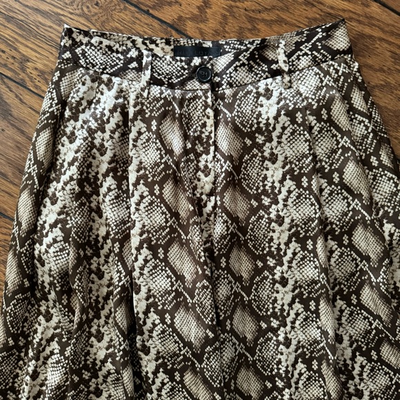 Nili Lotan Adalene Pleated Snake Print Silk Charmeuse Wide Leg Pants size 4 - Picture 3 of 14